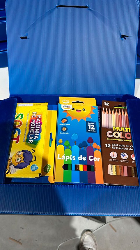 Manuseio e montagem de kits escolares Cavibela Transportes
